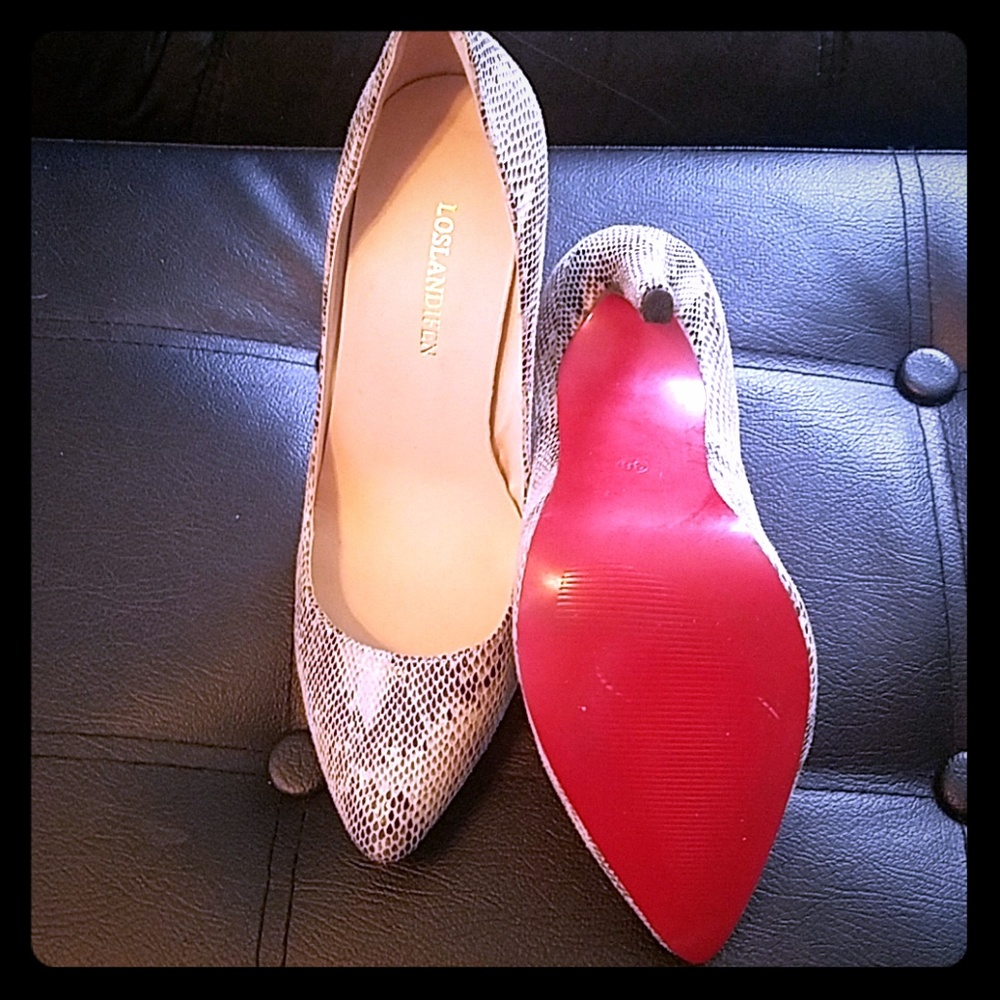 Loslandifen Pumps w/ Red Bottoms